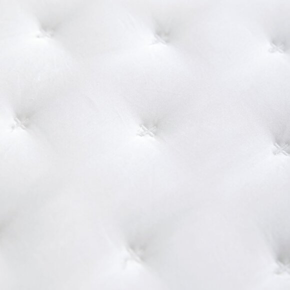 Pottery Barn TENCEL™ White Quilt Set. 2 Standard Shams - Picture 4 of 5